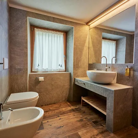 Отель Vallechiara